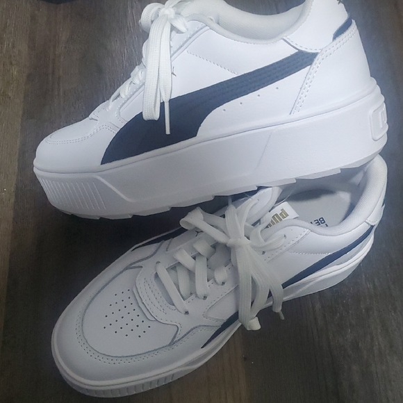 Puma White and Black Retro Platform Sneakers - Picture 1 of 9